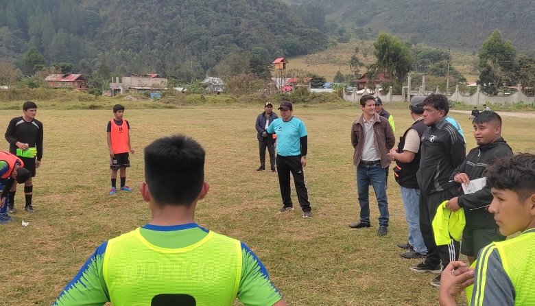 CON GRAN PARTICIPACION DE JOVENES TALENTOS SE LLEVO A CABO LA VISORIA DE FUTBOL EN EL ESTADIO DE CHONTABAMBA